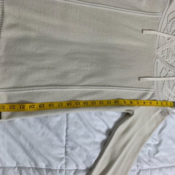 Eddie Bauer Women’s Cream Knit Hoodie – Small, V-Neck, Intricate Shoulder Detail - Picture 13 of 16